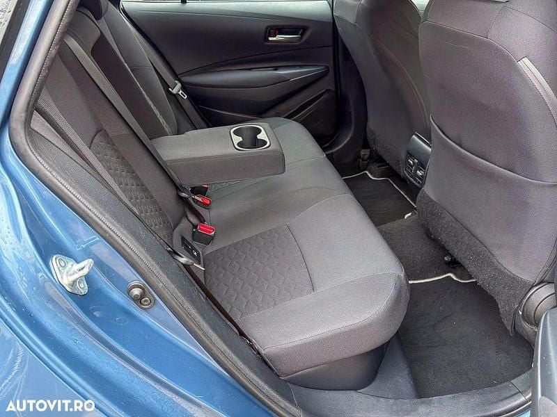 Second-hand Toyota Corolla Business Edition 122 CP (89 kW) 2021 Culoarealbastru Break