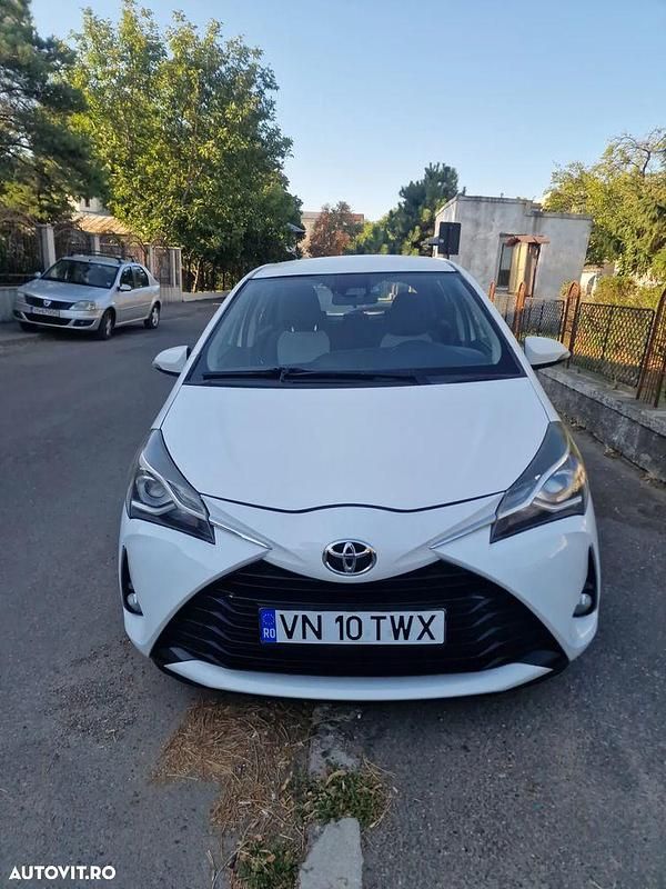 Culoarealb Utilizat 2017 Toyota Yaris Comfort | 6.700 EUR (Super Preț) - Imagine 1/4
