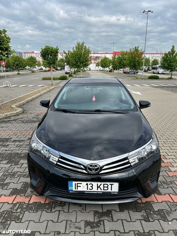 Negru Utilizat 2013 Toyota Corolla Luna Berlinǎ | 6.700 EUR (Preț bun) - Imagine 1/4