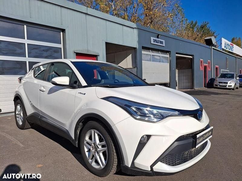 Second-hand Toyota C-HR 122 CP (89 kW) 2020 Culoarealb SUV