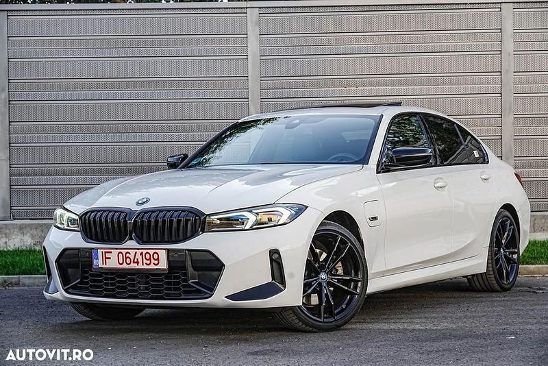 Culoarealb Utilizat 2023 BMW 320e Shadowline Berlinǎ | 32.950 EUR (Preț OK) - Imagine 1/4