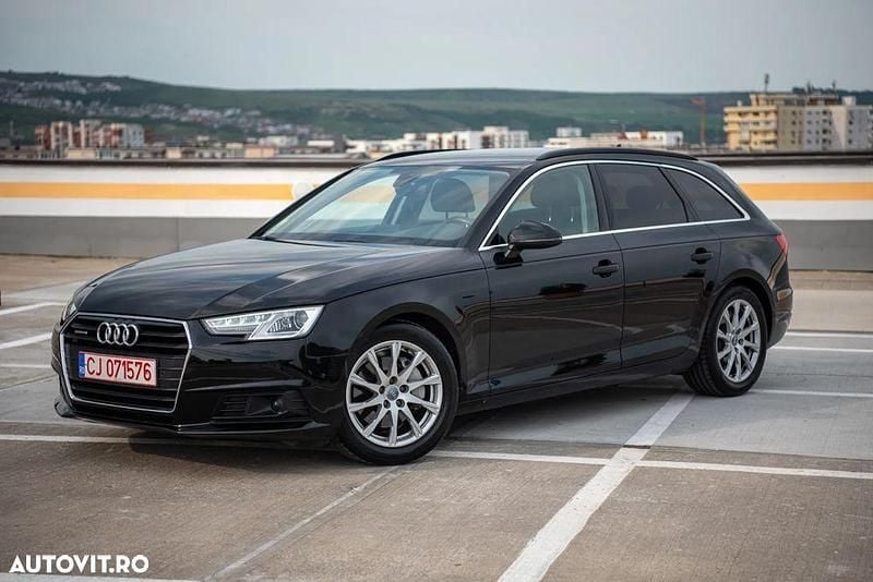 Culoarenegru Utilizat 2017 Audi A4 Sport Break | 14.300 EUR (Preț bun) - Imagine 1/4