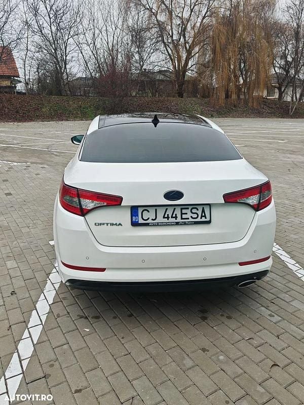 Second-hand Kia Optima Edition 7 136 CP (100 kW) 2012 Culoarealb Berlinǎ