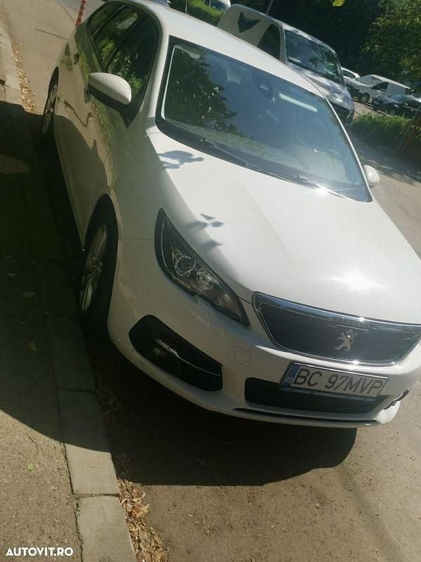 Second-hand Peugeot 308 Allure 130 CP (95 kW) 2019 Culoarealb Monovolum