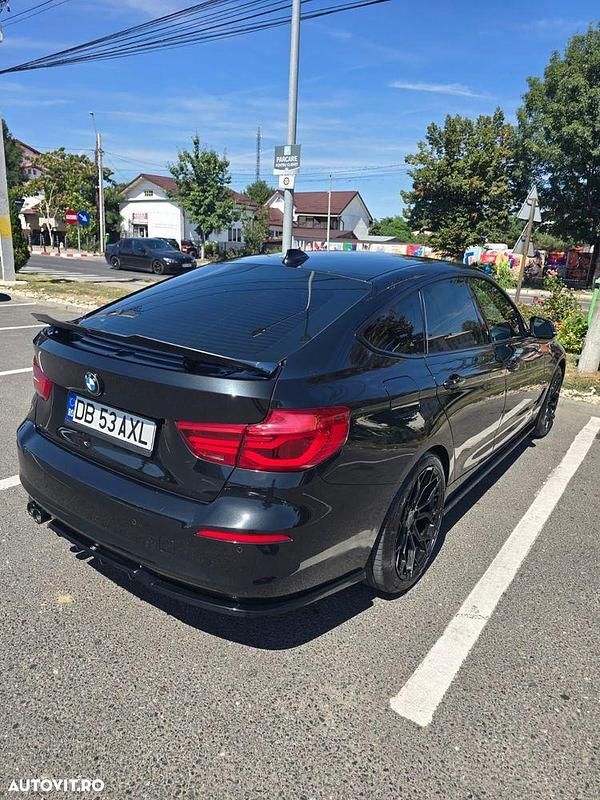 Second-hand BMW 320 Comfort Edition 190 CP (139 kW) 2018 Culoarenegru Berlinǎ