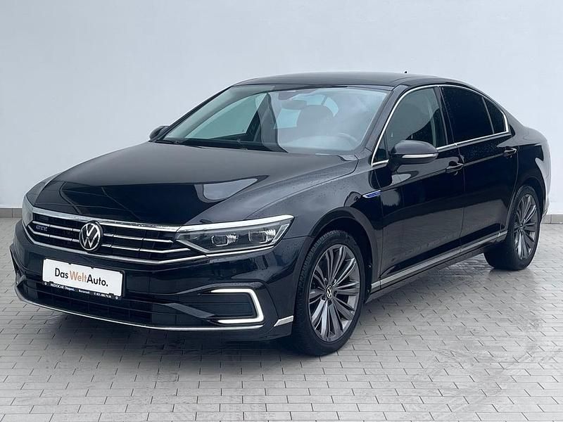 Negru normal Utilizat 2021 VW Passat GTE Hatchback | 20.950 EUR (Puțin scump) - Imagine 1/4