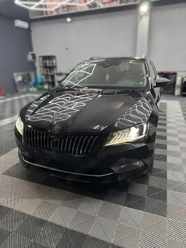 Negru Second-hand 2016 Skoda Superb LAURIN & KLEMENT Break | 18.500 EUR (Puțin scump) - Imagine 1/4
