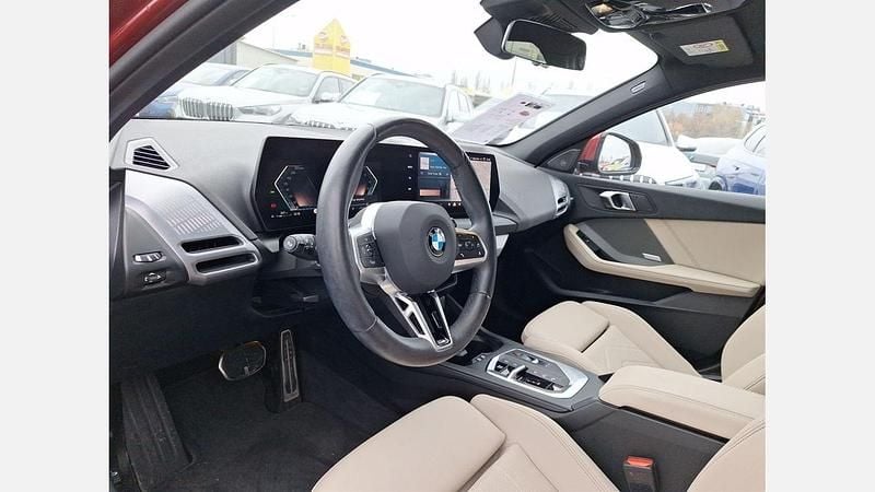 Rosu fire metalizat Utilizat 2025 BMW 120 Comfort Edition Hatchback | 35.308 EUR (Preț OK) - Imagine 1/4