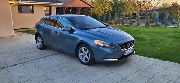 Second-hand Volvo V40 R-Design 120 CP (88 kW) 2014 Culoarealte culori Hatchback