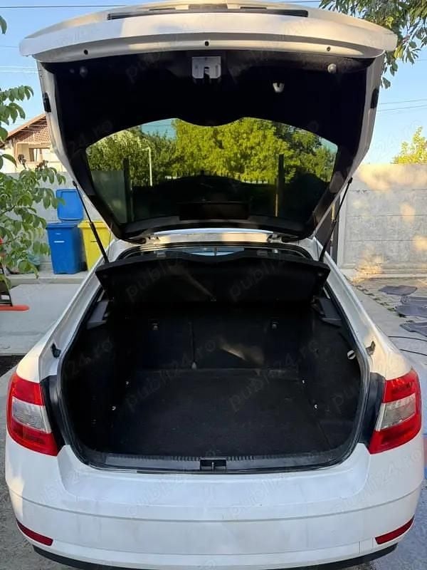 Utilizat 2019 Skoda Octavia Berlinǎ | 8.500 EUR (Super Preț) - Imagine 1/4