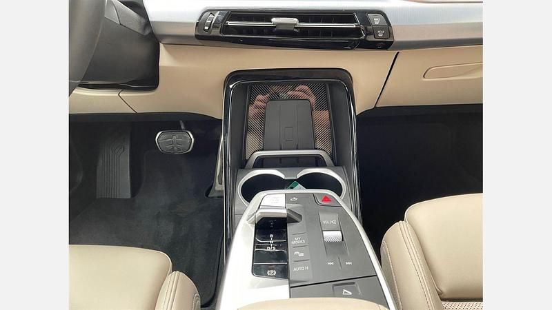 Second-hand BMW X1 Comfort Edition 156 CP (114 kW) 2025 Negru sapphire metalizat SUV