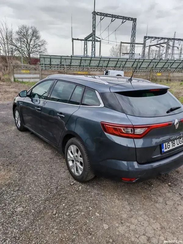 Gri Utilizat 2019 Renault Mégane IV Break | 12.800 EUR (Puțin scump) - Imagine 1/4
