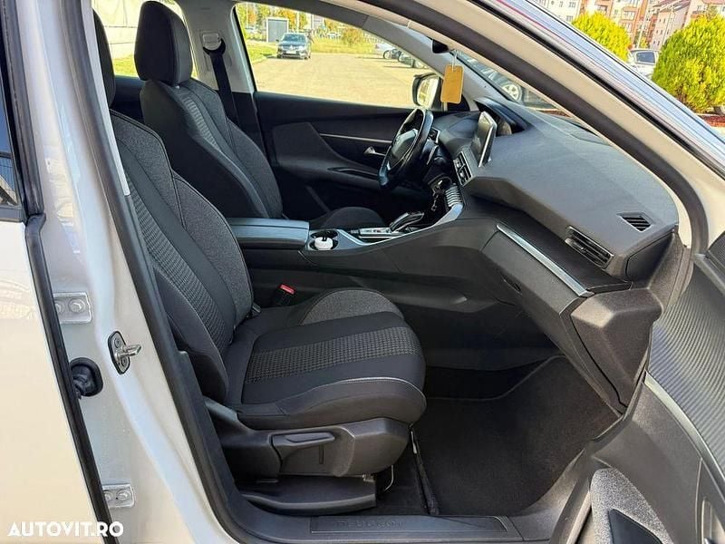 Second-hand Peugeot 3008 Active 130 CP (95 kW) 2019 Culoarealb SUV