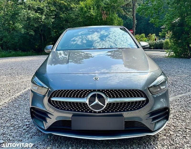 Gri Utilizat 2020 Mercedes B220 AMG line Monovolum | 26.500 EUR - Imagine 1/4