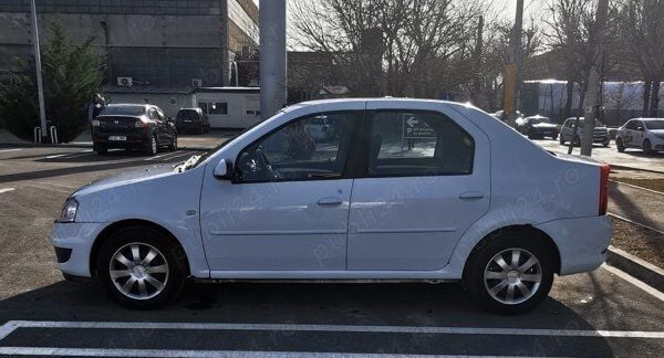 Second-hand Dacia Logan 90 CP (66 kW) 2012 Alb Berlinǎ