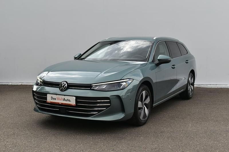 Verde mediu normal Utilizat 2024 VW Passat Business | 32.990 EUR - Imagine 1/4