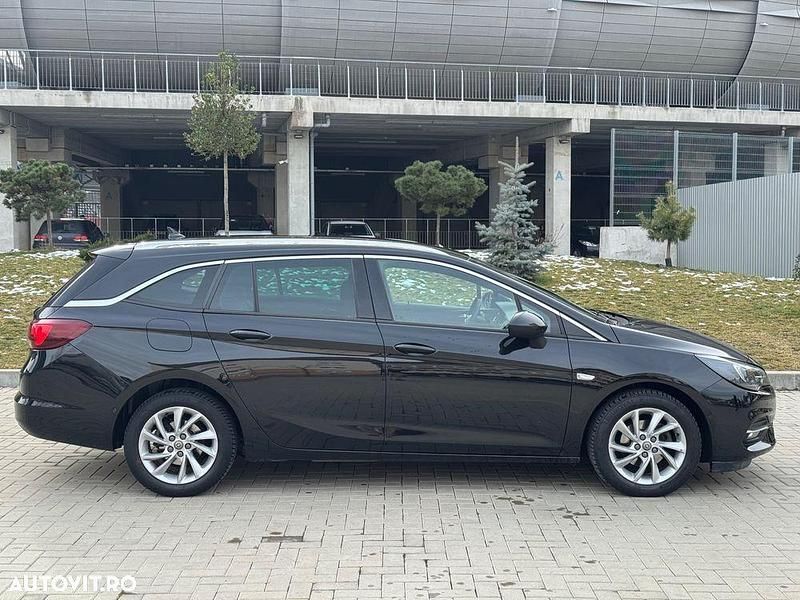 Second-hand Opel Astra Elegance 130 CP (95 kW) 2021 Culoarenegru Break