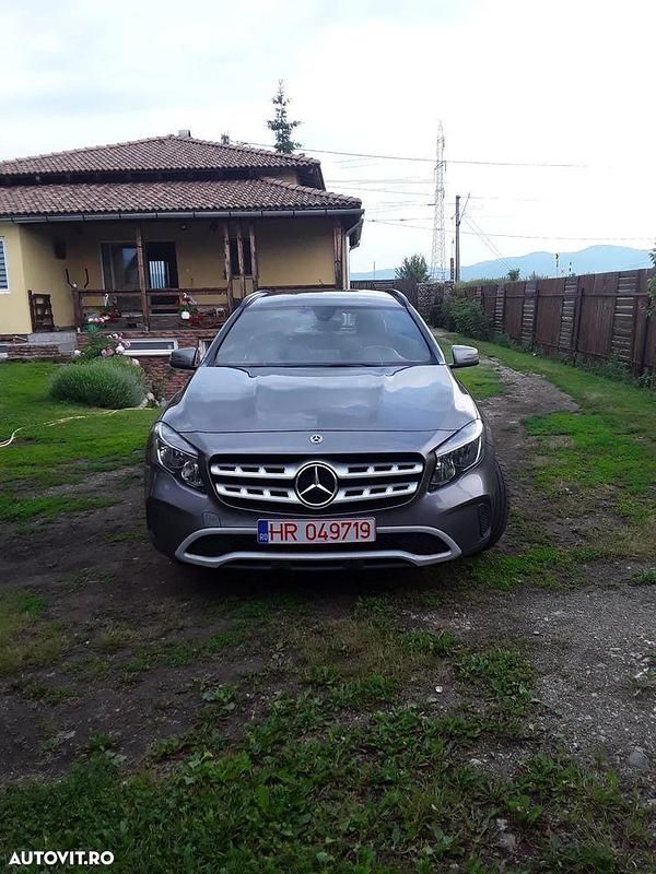 Culoaregri Utilizat 2019 Mercedes GLA200 SUV | 16.500 EUR (Super Preț) - Imagine 1/4