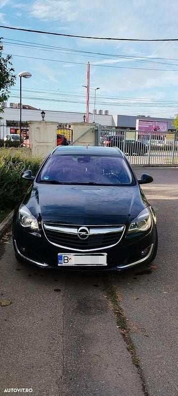Culoareverde Utilizat 2017 Opel Insignia Exklusiv Break | 8.400 EUR (Preț OK) - Imagine 1/4