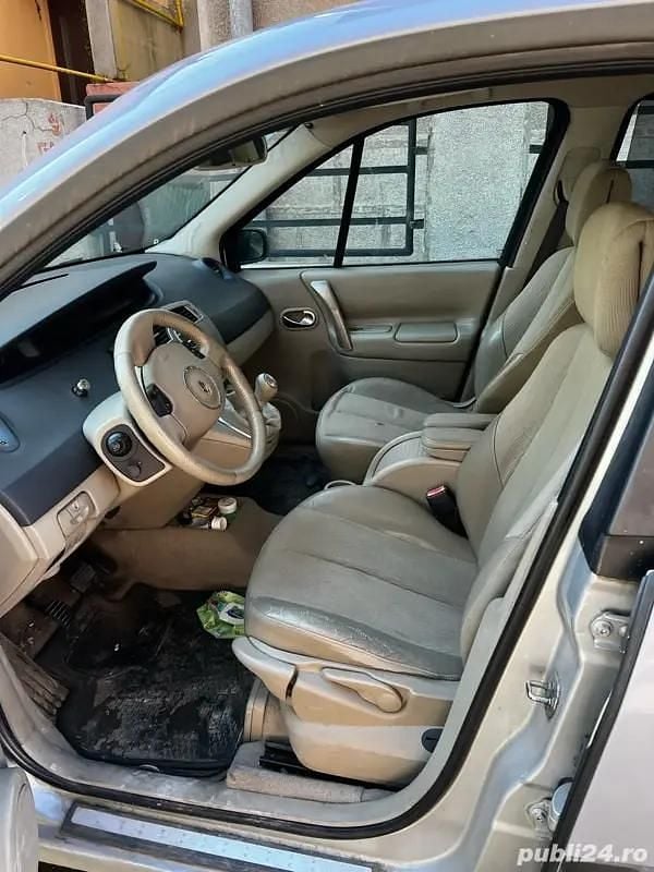 Utilizat 2007 Renault Scénic II Monovolum | 1.000 EUR (Super Preț) - Imagine 1/4