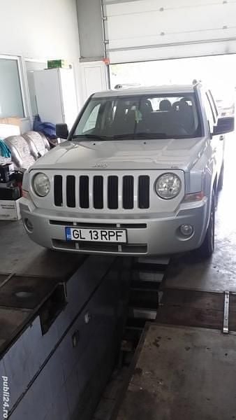 Argintiu Utilizat 2010 Jeep Patriot SUV | 5.200 EUR - Imagine 1/4