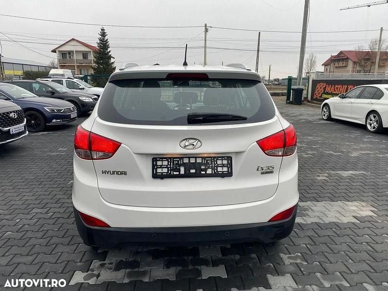 Second-hand Hyundai ix35 136 CP (100 kW) 2011 Culoarealb SUV