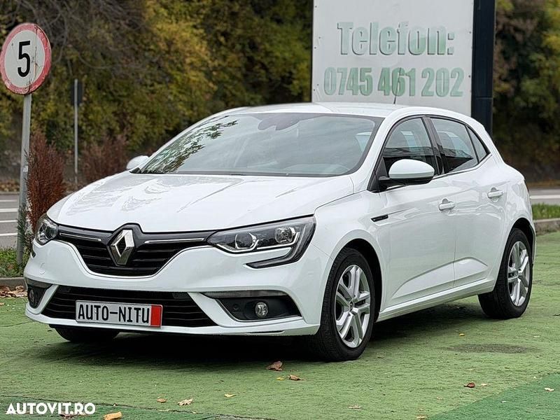 Culoarealb Utilizat 2020 Renault Mégane IV | 8.590 EUR (Preț bun) - Imagine 1/4