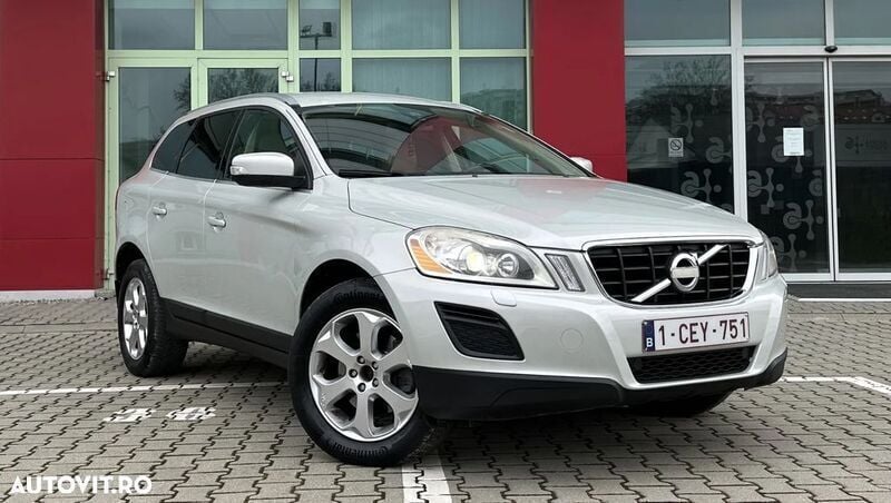 Gri Utilizat 2013 Volvo XC60 SUV | 8.999 EUR (Super Preț) - Imagine 1/4