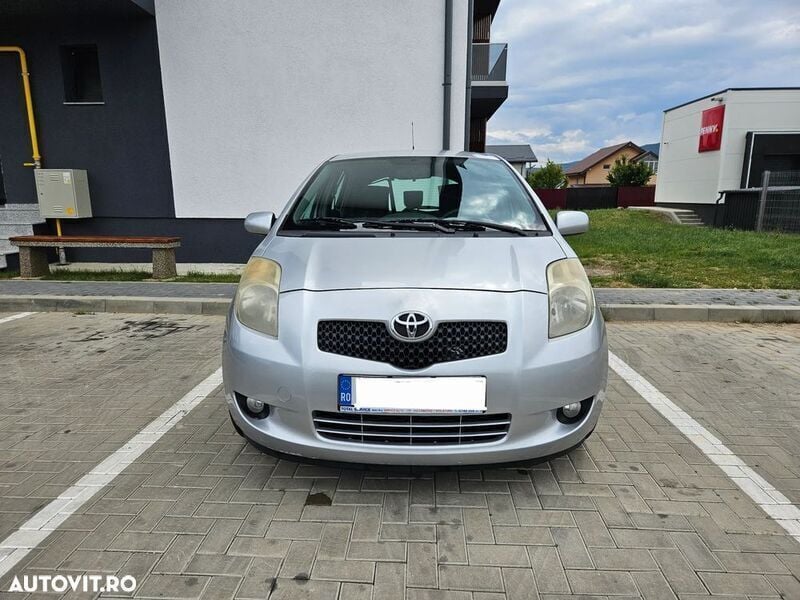 Gri Utilizat 2007 Toyota Yaris | 2.800 EUR (Preț OK) - Imagine 1/4