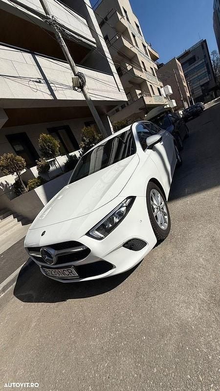 Culoarealb Utilizat 2019 Mercedes A180 Hatchback | 17.900 EUR (Preț OK) - Imagine 1/4