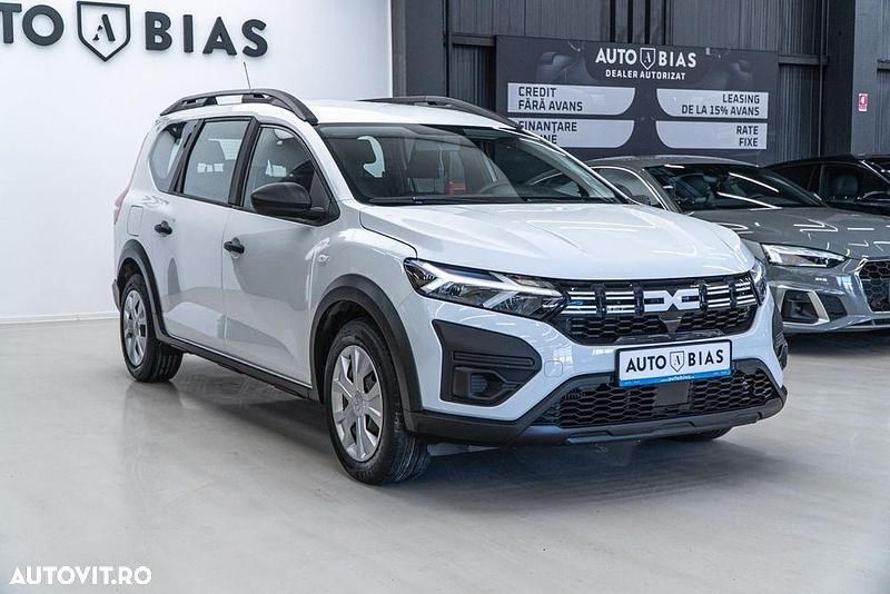 Second-hand Dacia Jogger Comfort 100 CP (73 kW) 2022 Culoarealb Monovolum