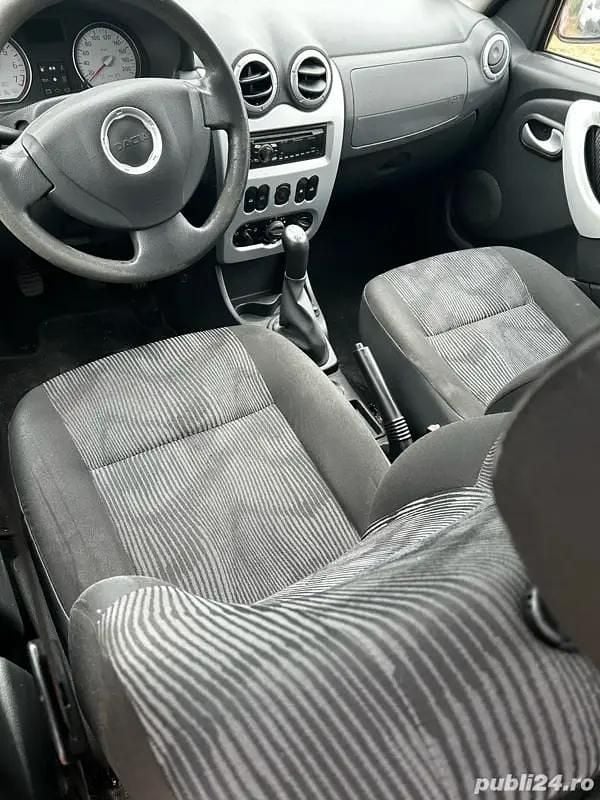 Utilizat 2012 Dacia Logan MCV Break | 2.500 EUR (Super Preț) - Imagine 1/4