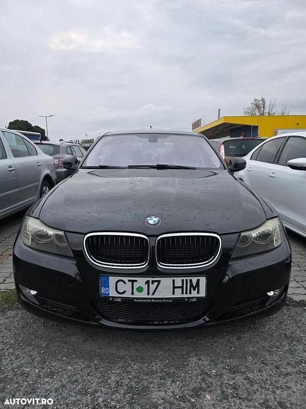 Culoarenegru Utilizat 2010 BMW 320 Berlinǎ | 5.700 EUR (Preț OK) - Imagine 1/4