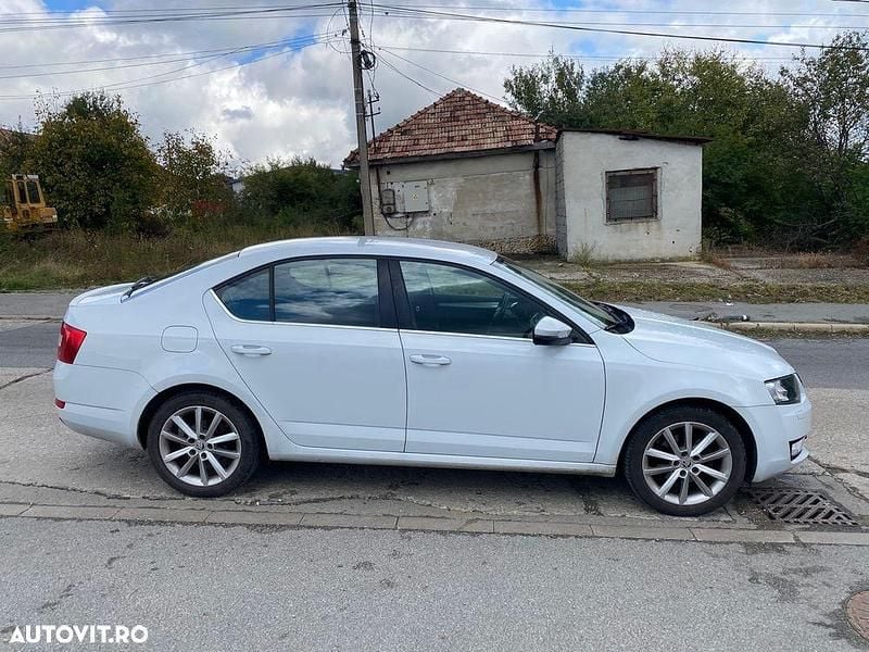 Culoarealb Utilizat 2014 Skoda Octavia Elegance Berlinǎ | 6.700 EUR (Preț bun) - Imagine 1/4