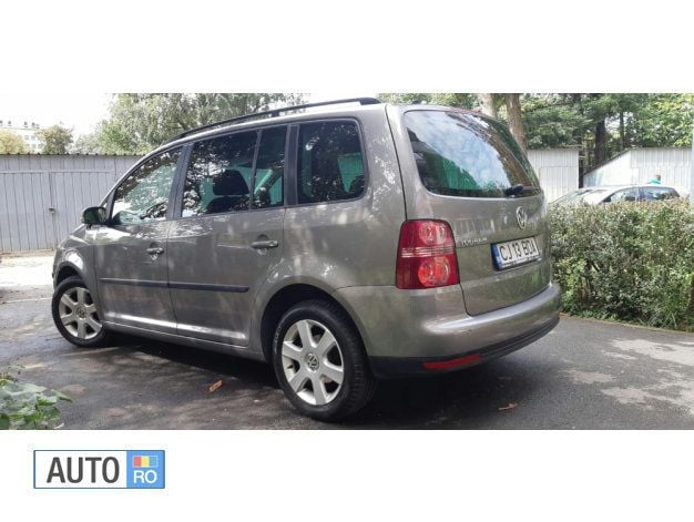 Second-hand VW Touran 105 CP (77 kW) 2007 Gri Monovolum