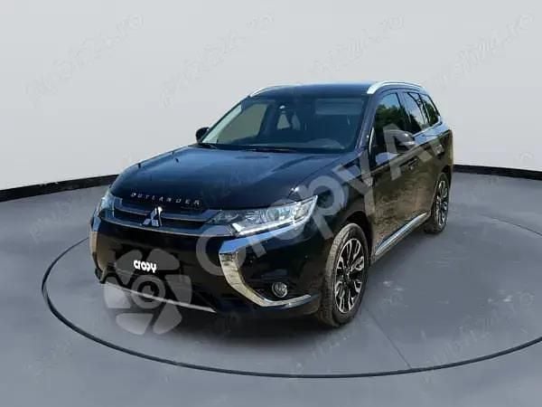 Second-hand Mitsubishi Outlander P-HEV 204 CP (150 kW) 2016 SUV