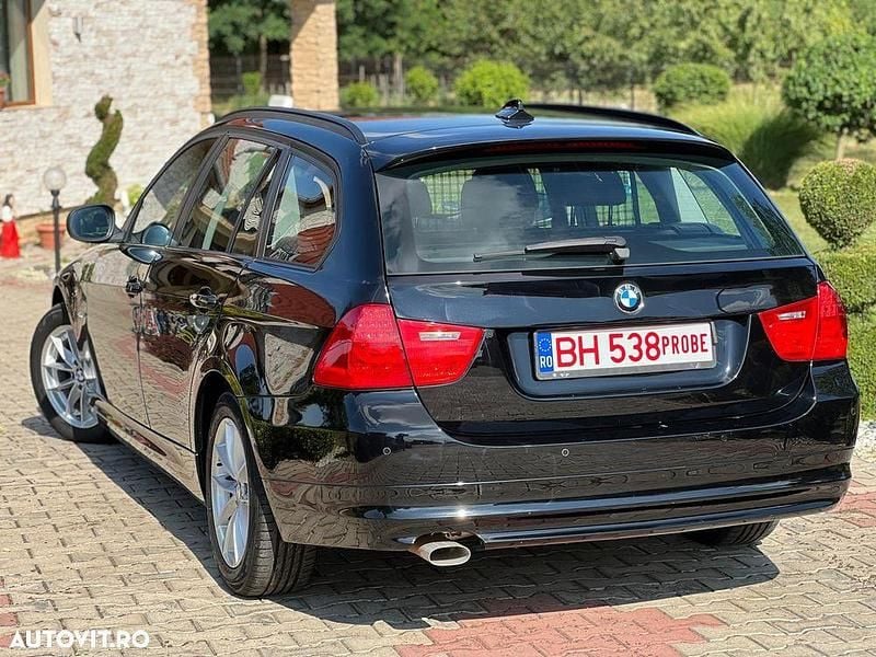 Second-hand BMW 318 Lifestyle 143 CP (105 kW) 2011 Culoarenegru Break