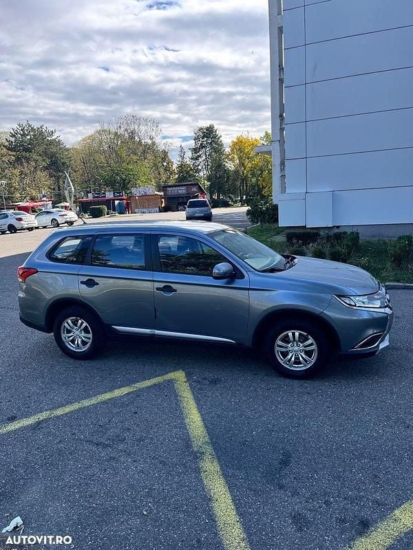 Second-hand Mitsubishi Outlander Invite 150 CP (110 kW) 2016 Culoaregri SUV