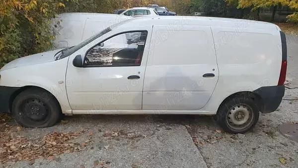 Alb Utilizat 2007 Dacia Logan Berlinǎ | 1.300 EUR (Preț bun) - Imagine 1/4