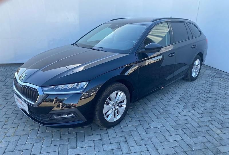 Negru metalic perleffect Utilizat 2021 Skoda Octavia Break | 19.278 EUR (Scump) - Imagine 1/4