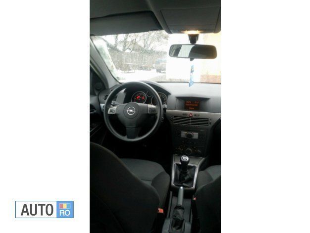 Gri Utilizat 2005 Opel Astra Hatchback | 2.950 EUR (Puțin scump) - Imagine 1/4