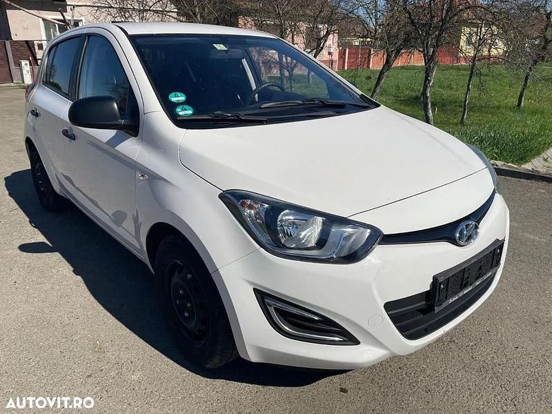 Culoarealb Utilizat 2014 Hyundai i20 Berlinǎ | 4.100 EUR (Super Preț) - Imagine 1/4