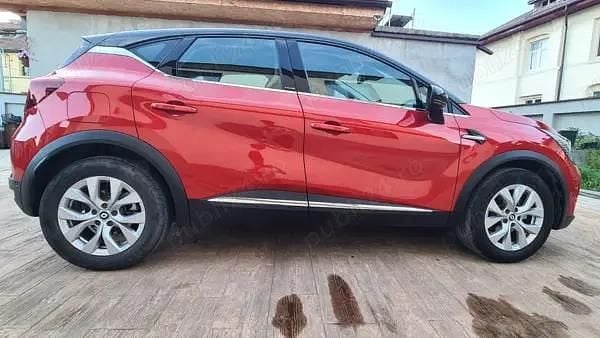 Rosu Utilizat 2021 Renault Captur SUV | 19.800 EUR (Puțin scump) - Imagine 1/4