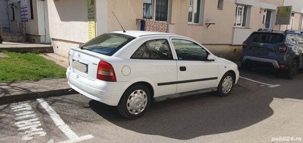 Utilizat 2004 Opel Astra Coupe | 2.500 EUR (Scump) - Imagine 1/4