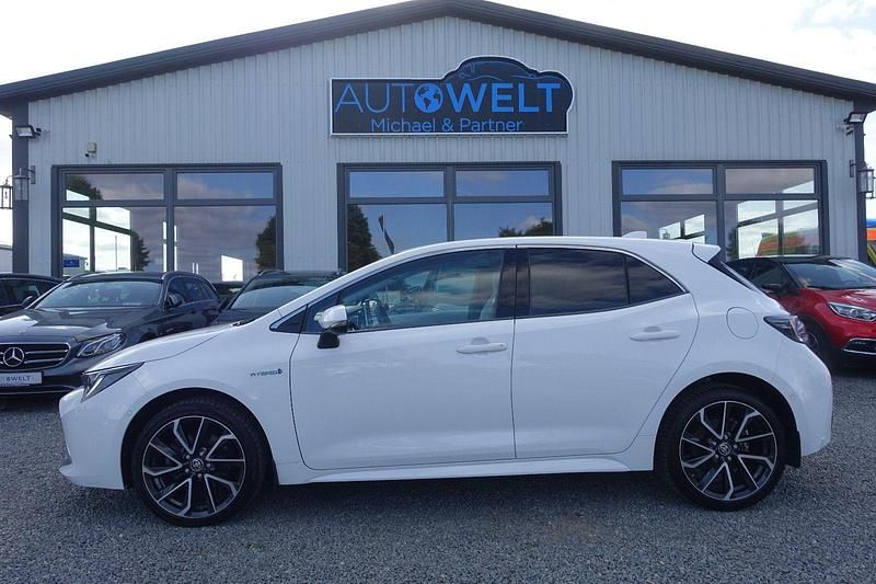 Utilizat 2020 Toyota Corolla | 24.653 EUR (Preț OK) - Imagine 1/1