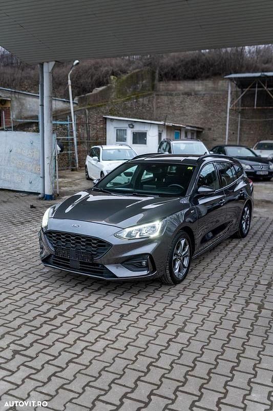 Culoaregri Second-hand 2020 Ford Focus ST-Line Break | 8.750 EUR (Preț OK) - Imagine 1/4
