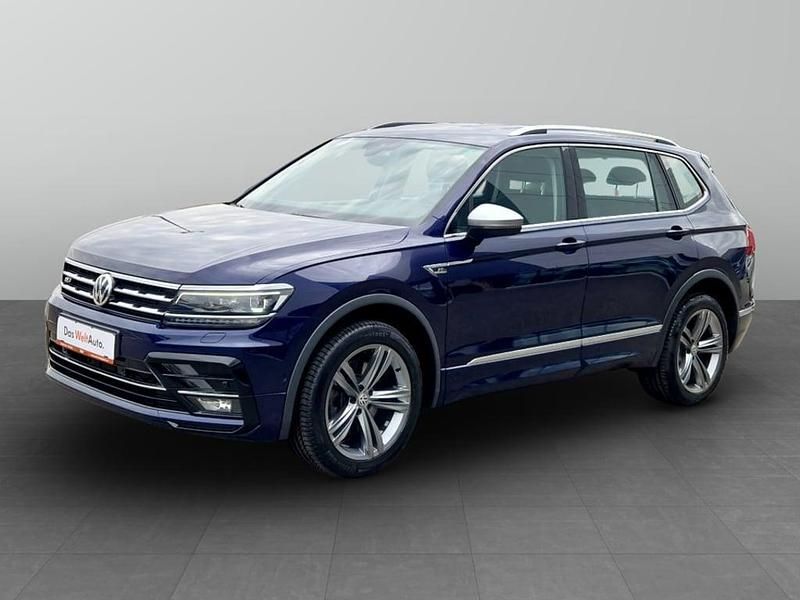 Albastru inchis metalic Utilizat 2021 VW Tiguan Allspace Highline SUV | 33.050 EUR (Puțin scump) - Imagine 1/4