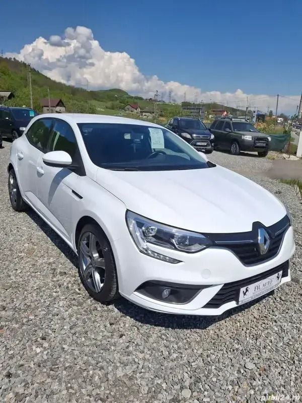 Utilizat 2017 Renault Mégane IV Hatchback | 7.999 EUR (Preț OK) - Imagine 1/4