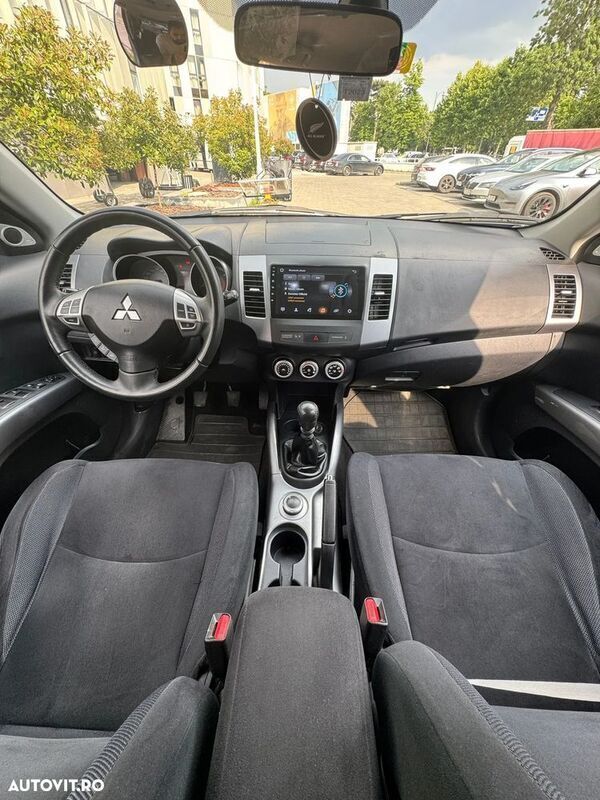 Gri Utilizat 2008 Mitsubishi Outlander Instyle SUV | 5.500 EUR (Preț OK) - Imagine 1/4