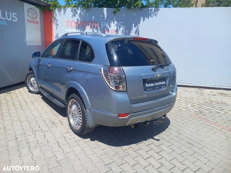 Second-hand Chevrolet Captiva LT 184 CP (135 kW) 2011 Argint SUV